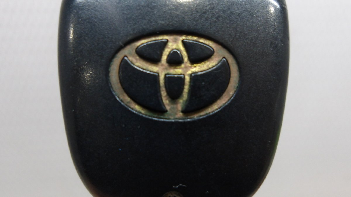 中古 トヨタ シエンタ NCP81G 純正 鍵 キーレス PWR DOOR 3ボタン (棚8390-D309)の画像4