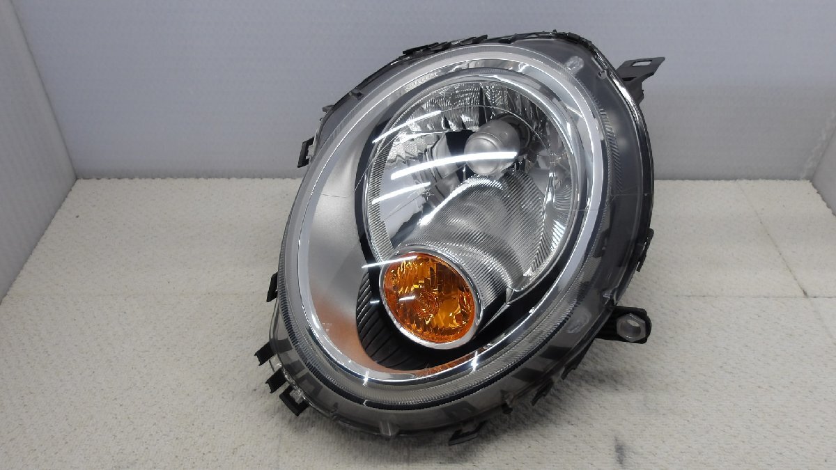 中古 BMW MINI ミニ ワン R56 ME14 純正 ハロゲン 左ヘッドライト 0301225701 (棚2101-203)_画像1