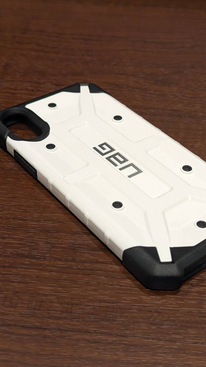 iPhone X XS 用 UAG 白 ホワイト 耐衝撃ケース スマホケース カバー URBAN ARMOR GEAR_画像4