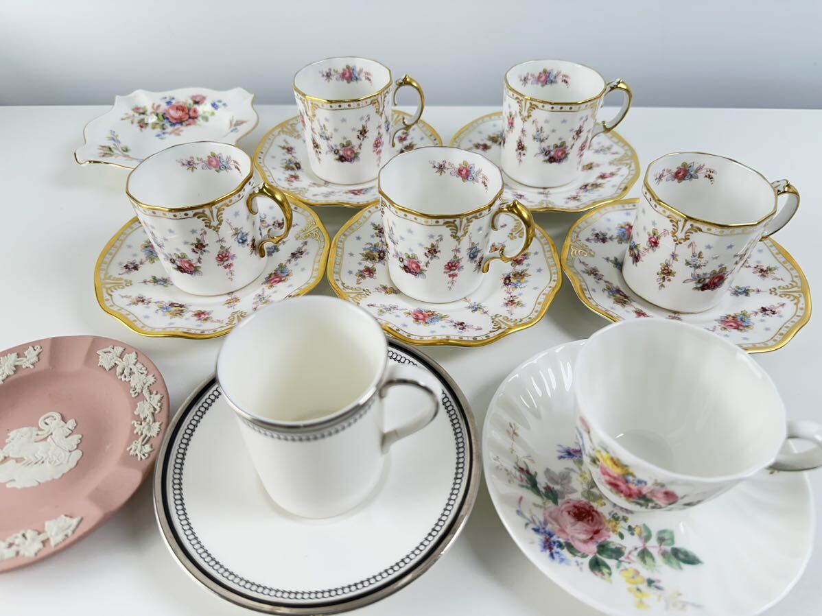 【4/69ES】Royal Antoinette WEDGWOOD SARABANDE 食器 カップ ソーサー セットの画像1