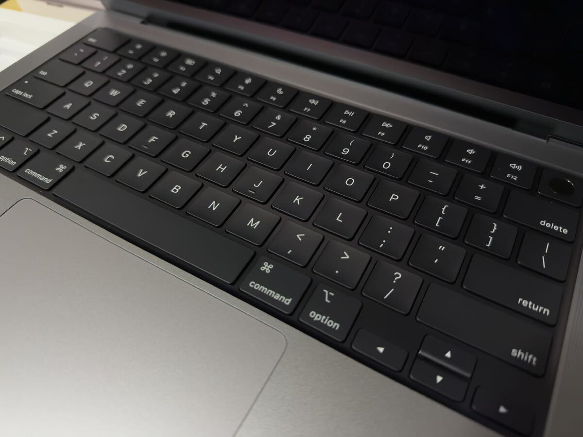 MacBook Pro 14 -inch M1 Pro 2TB US keyboard Space gray 
