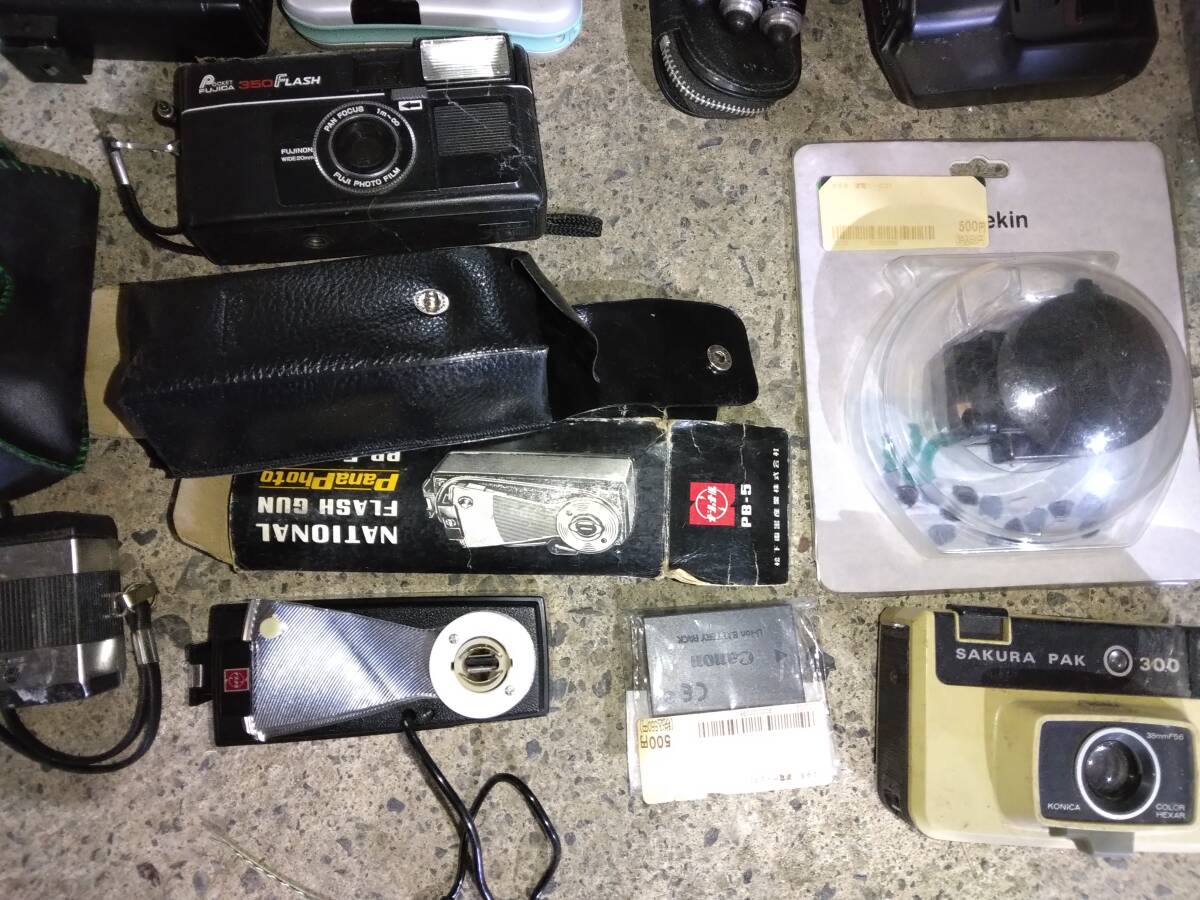 L947新20　現状品各種カメラ・カメラアクセサリーなどセット　ポラロイド　ストロボ　露出計　SONY Konica Canon FUJICA　4/25_画像5
