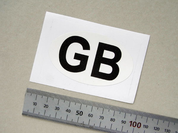 イギリス GB マーク 国識別ステッカー　白 小　1960年代 (7.5cm)_通常タイプの粘着ステッカー・オフホワイト