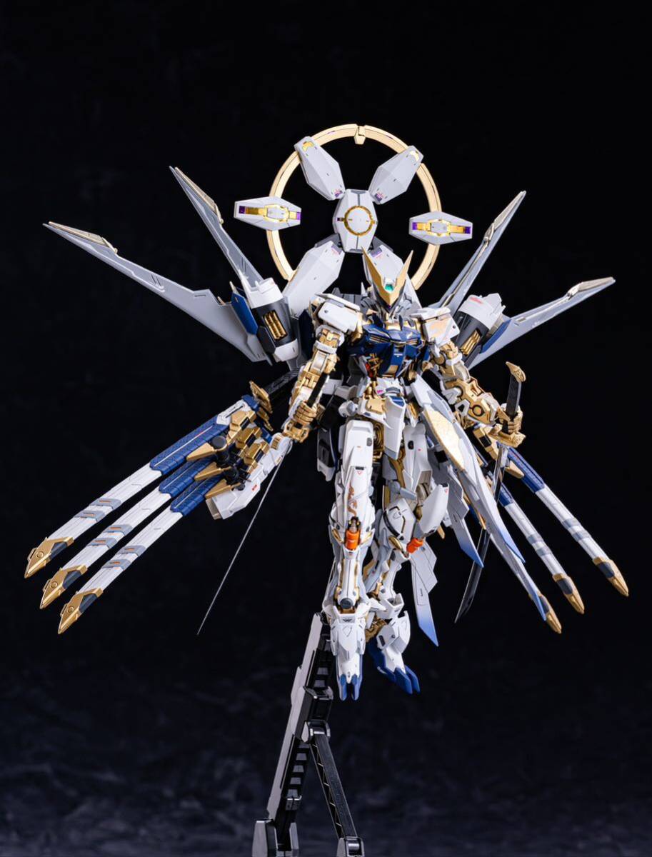 MG1/100 ガンダムアストレイ ゴールドフレーム オリジナルカスタム塗装済み完成品の画像4