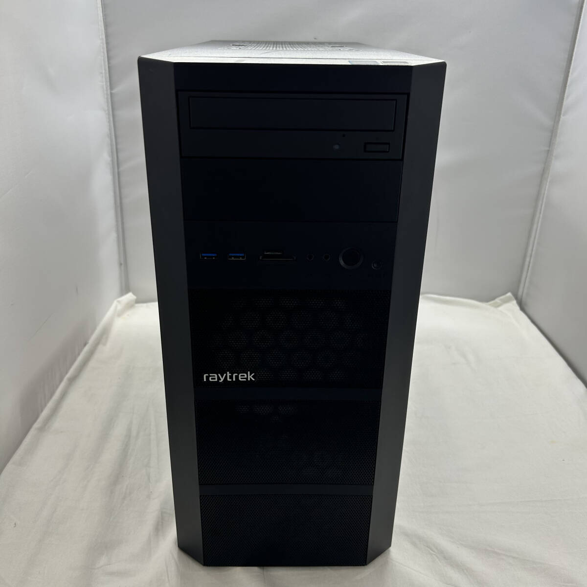 【ジャンク品】raytrek ゲーミングPC NVIDIAQuadroP2000 intel Corei7 第9世代【41802】の画像1