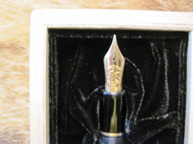 TSUGE富士ブライヤー21K万年筆。15年位前に生産終了した、パイプの柘製作所とセーラー万年筆とのコラボ品。の画像3