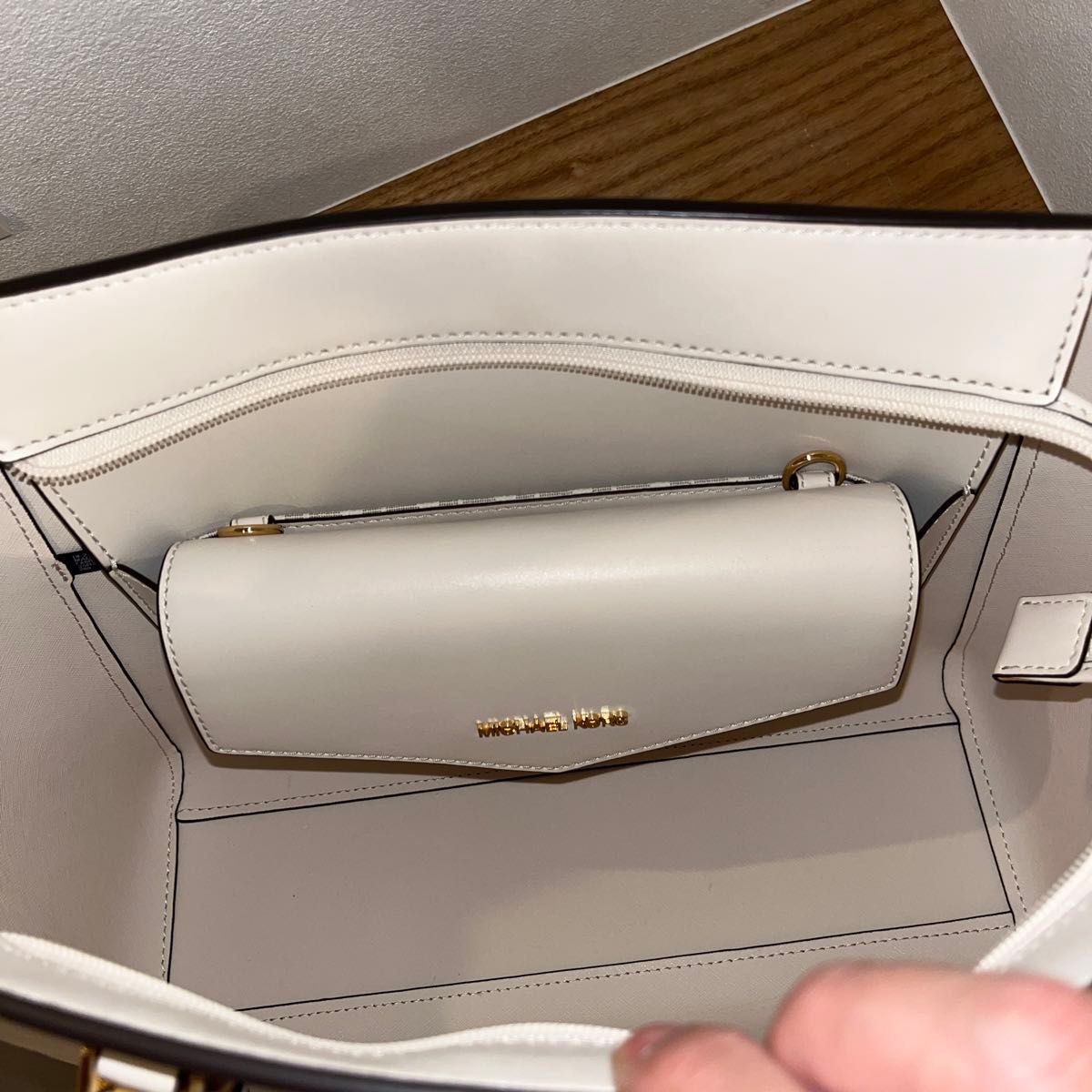 MICHAEL KORS CHARLOTTE 3 IN 1 トート|Yahoo!フリマ(旧PayPay MICHAEL KORS CHARLOTTE 3 IN 1 トート|Yahoo!フリマ(旧PayPay