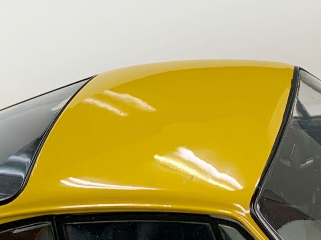 UT models 1/18 PORSCHE 911 GT 訳あり品の画像8