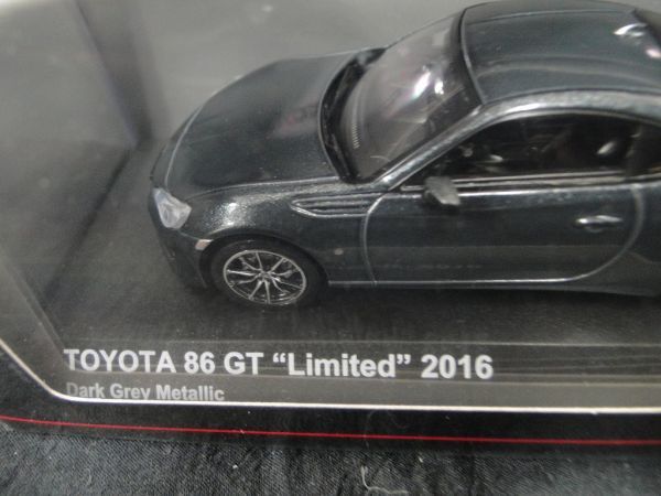 【美品】京商/Kyosho 1/43 ミニカー TOYOTA 86 GT Limited 2016 Dark Grey Metallic/トヨタ86 ダークグレーメタリック 03895DG/60サイズの画像2