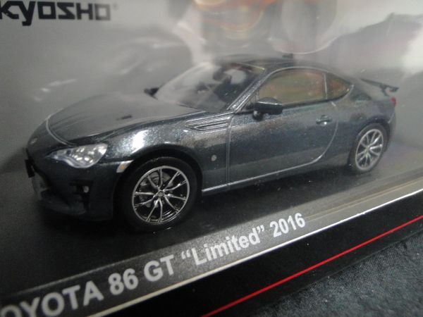 【美品】京商/Kyosho 1/43 ミニカー TOYOTA 86 GT Limited 2016 Dark Grey Metallic/トヨタ86 ダークグレーメタリック 03895DG/60サイズの画像3