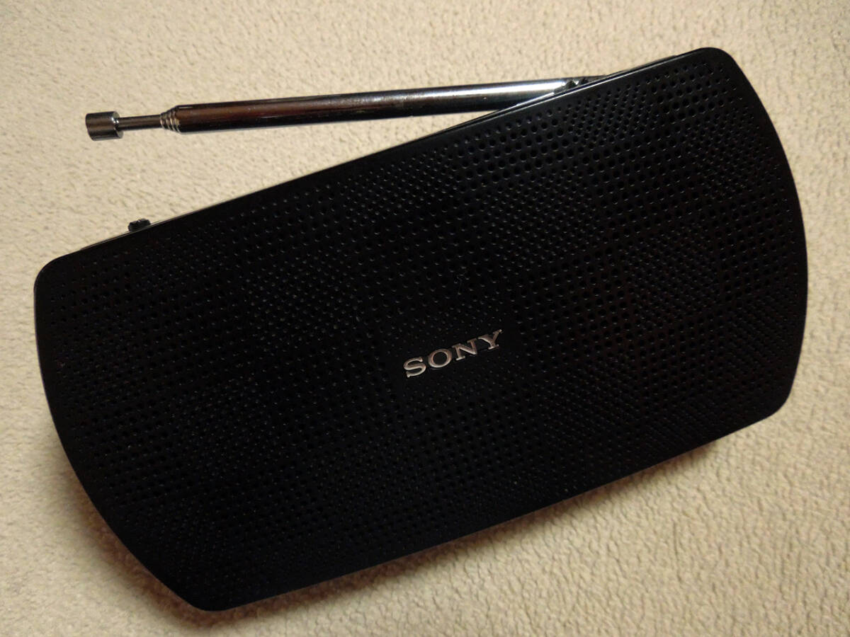 SONY ( stereo portable radio ) SRF-18_ black 