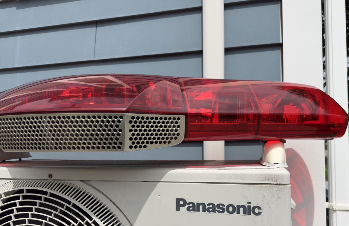 美品 パトライト AXS-12LKF-RR 回転灯 警察 パトカー 救急車 消防車 パトランプ サイレン の画像6