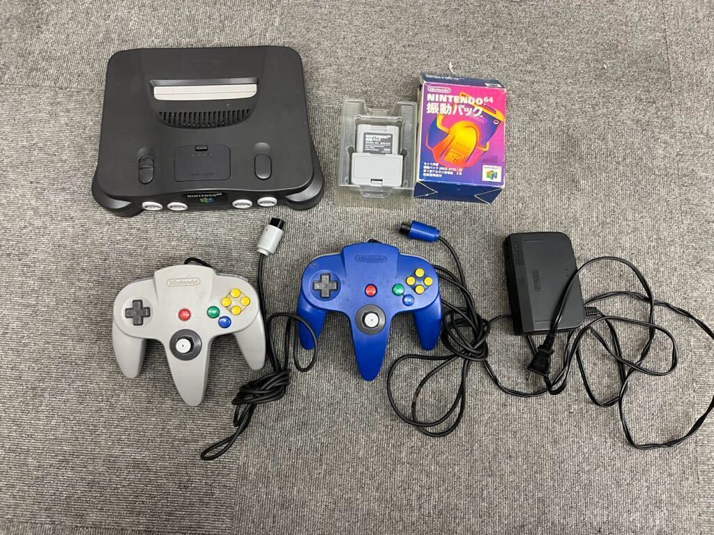 【通電確認済み】任天堂 NINTENDO64 本体 NUS-001 コントローラx2 振動パック レトロゲーム 64 家庭ゲーム機 の画像1