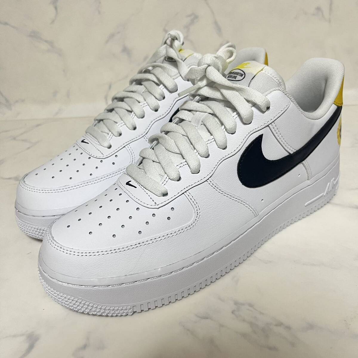 ★送料無料【新品 完売モデル】27cm Nike Air Force Low ナイキ エアフォース1 ロー '07 LV8 ホワイト/ブラック/イエロー have a nike dayの画像2