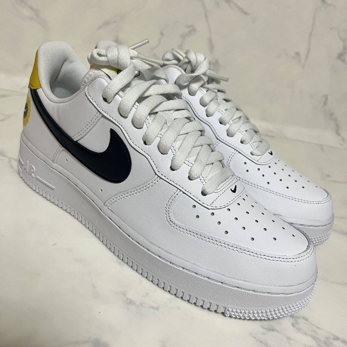 ★送料無料【新品 完売モデル】27cm Nike Air Force Low ナイキ エアフォース1 ロー '07 LV8 ホワイト/ブラック/イエロー have a nike dayの画像3