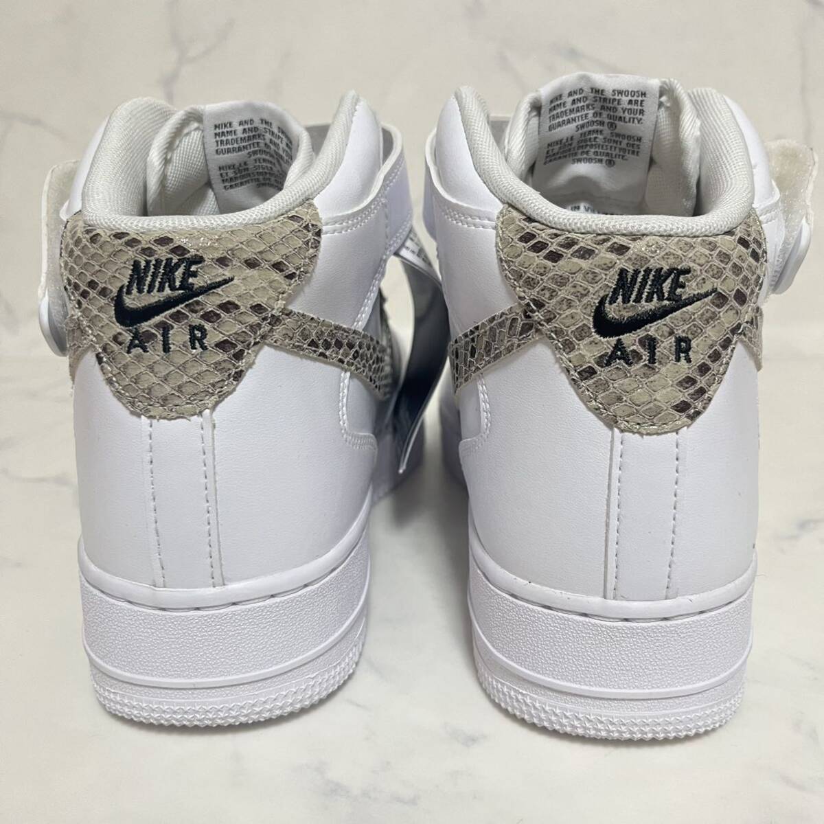 ★送料無料★【新品 レア】w27.5cm Nike Air Force 1 Mid White ナイキ ウィメンズ エアフォース ミッド ホワイト サンドドリフト スネーク_画像5