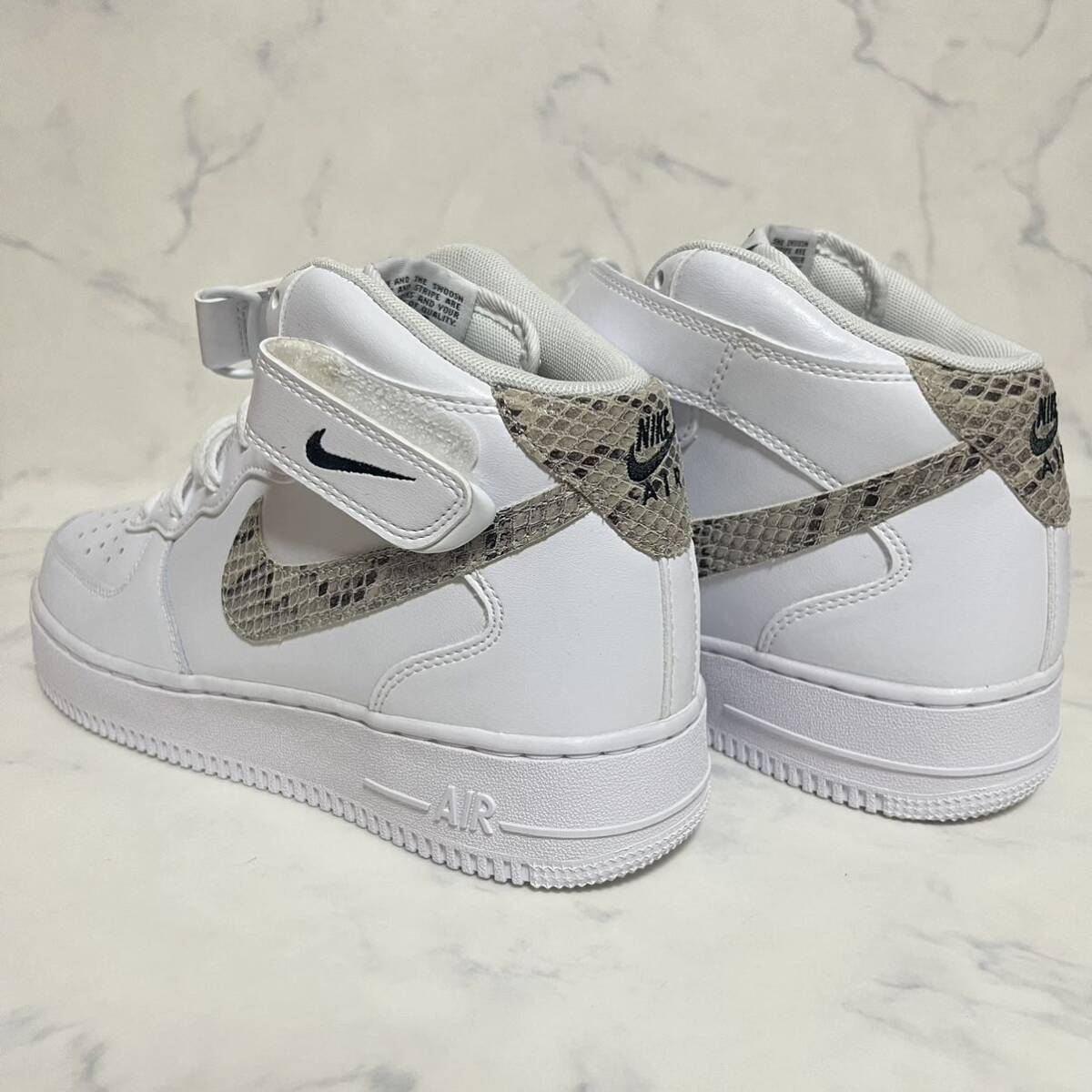 ★送料無料★【新品 レア】w27.5cm Nike Air Force 1 Mid White ナイキ ウィメンズ エアフォース ミッド ホワイト サンドドリフト スネーク_画像4