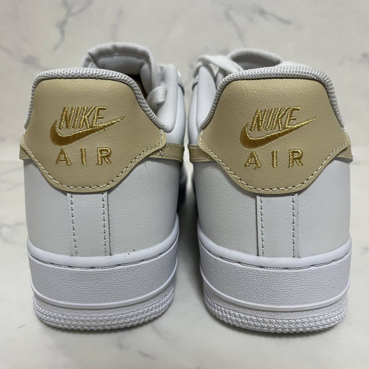 送料無料【新品】W26.5cm Nike Air Force 1 Low Beige ナイキ エアフォース1 ロー '07 エッセンシャル ベージュ ラタン ゴールド ホワイト_画像5