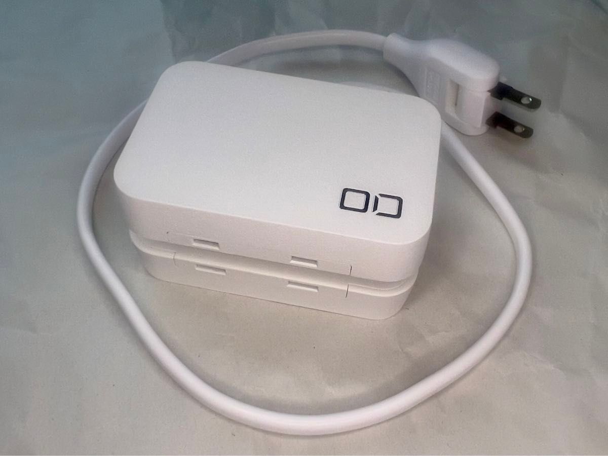 CIO の Polaris Cube Built in Cable (white) 未開封品