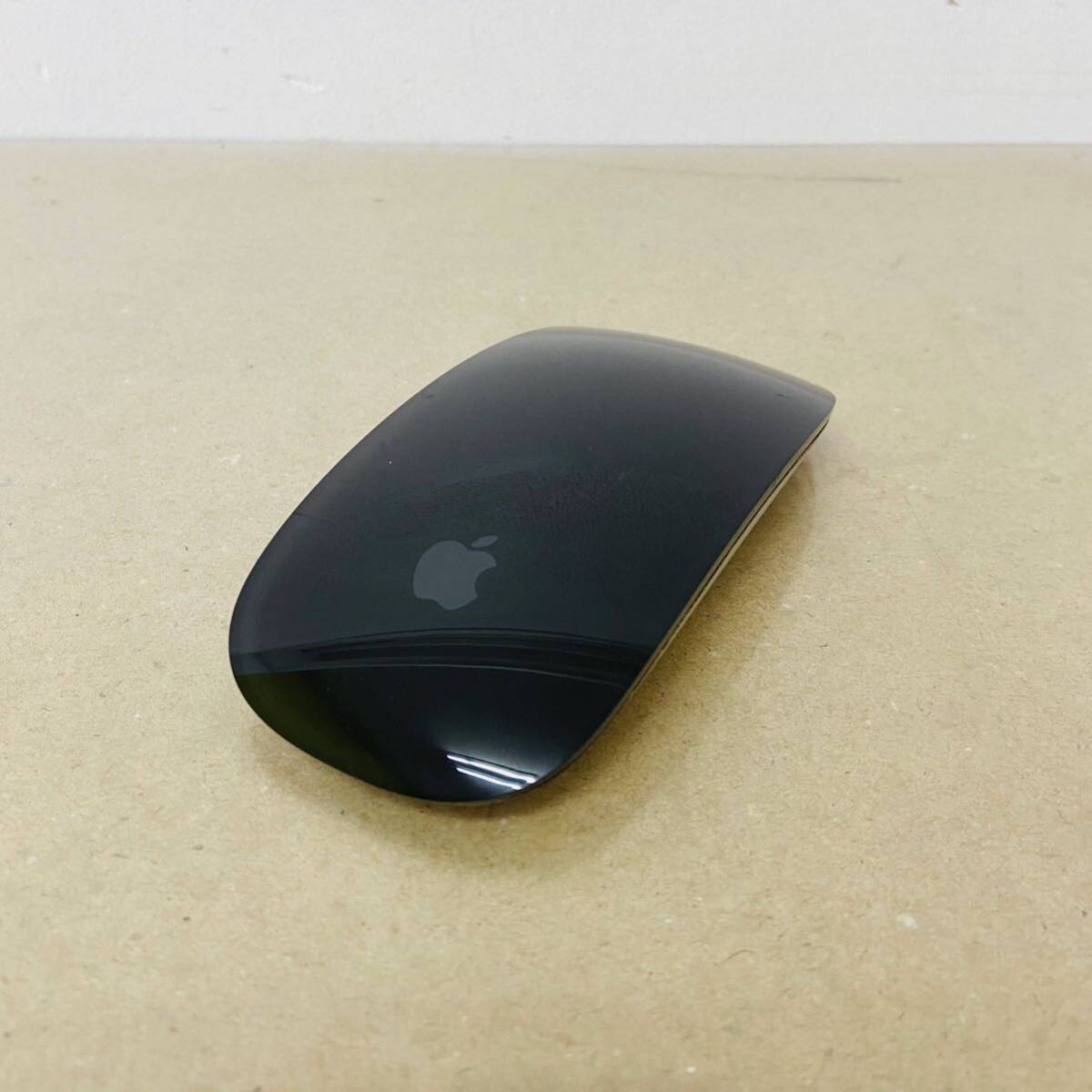 Apple Magic Mouse 2  A1657  本体のみ  i17981 コンパクト発送 動作確認済みの画像1
