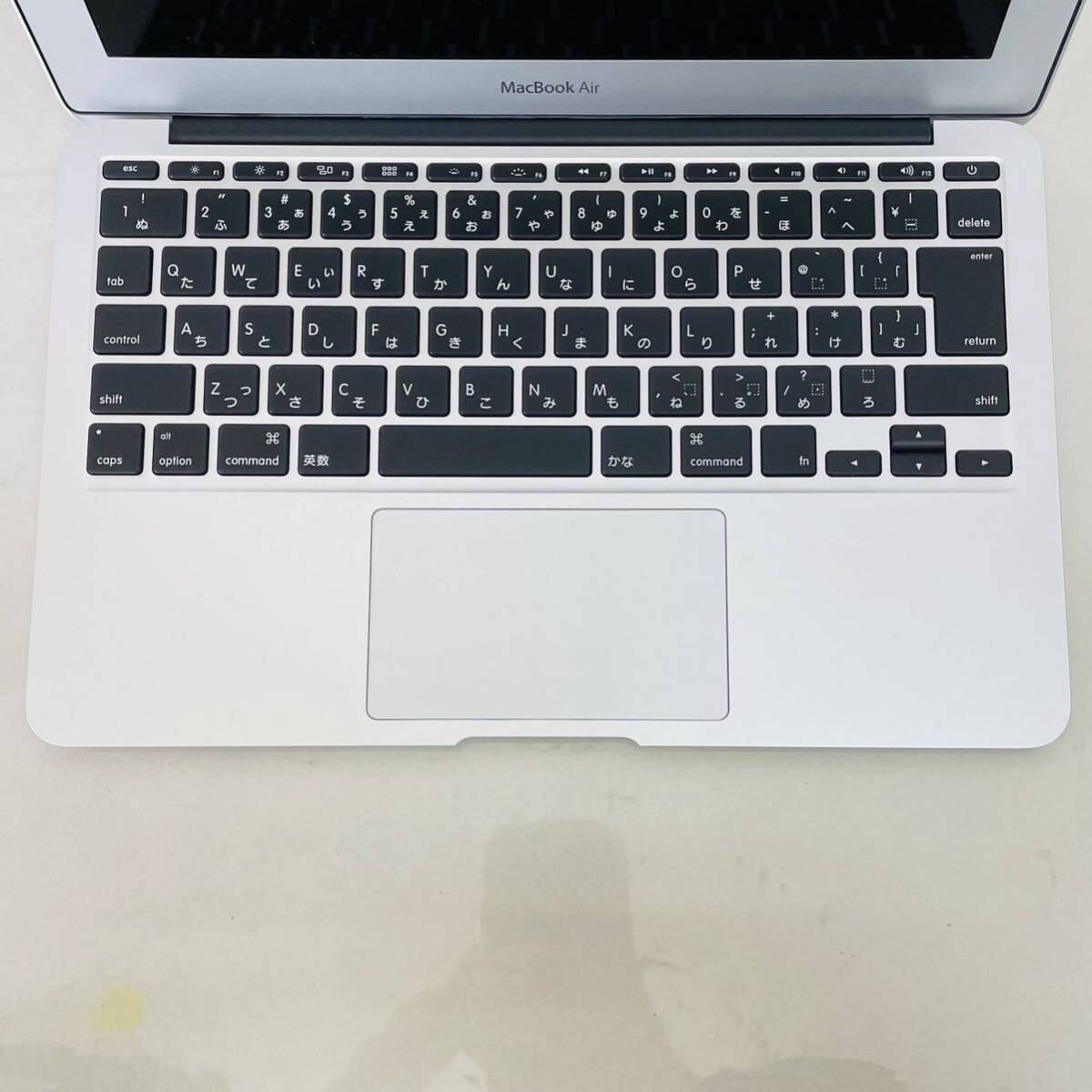 MacBook Air 1.4GHz デュアルコア Core i5 4GB 128GB MD711J/B  箱あり  i18030  80サイズ発送  充放電回数48回 の画像7