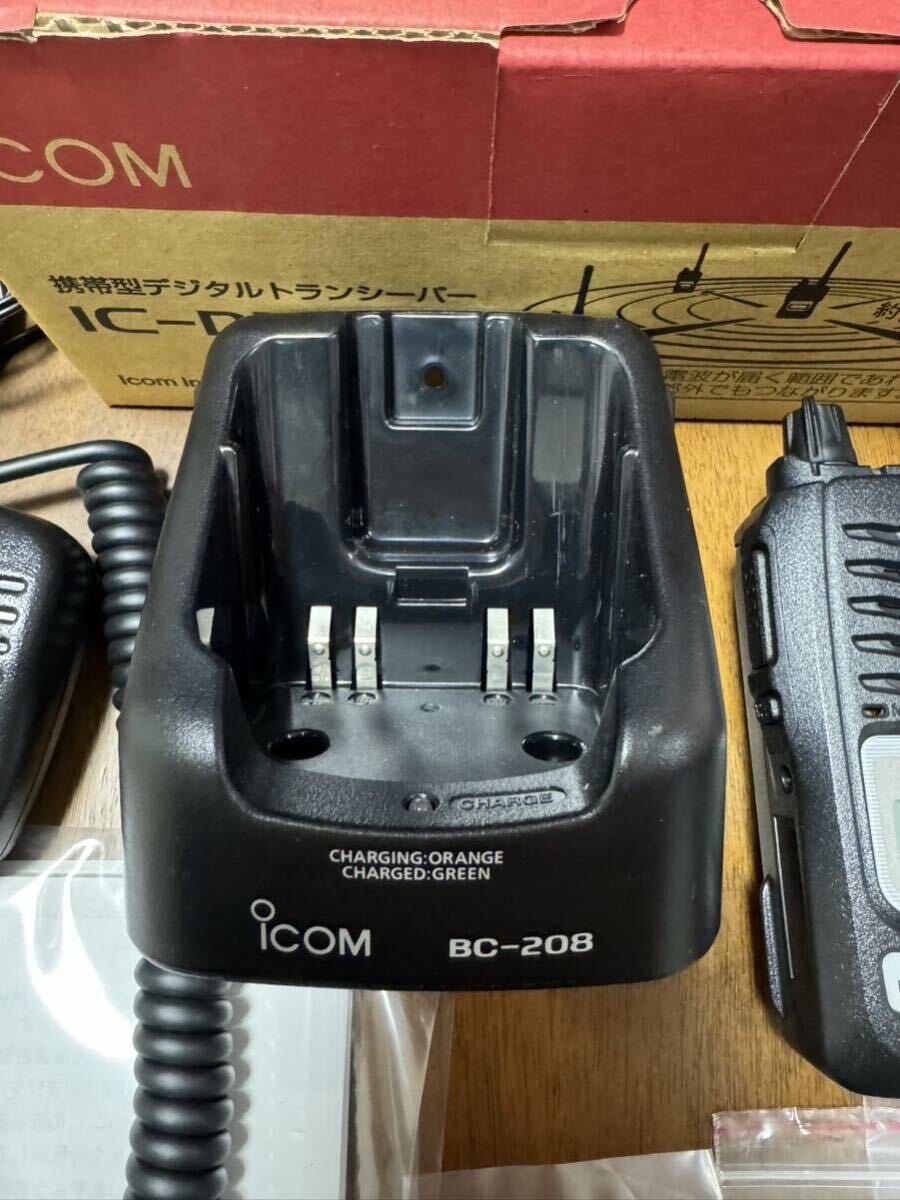 超美品 ICOM デジタル簡易無線 IC-DPR6 DIAMOND製ハンディマイク・アンテナセット　アイコム_画像6