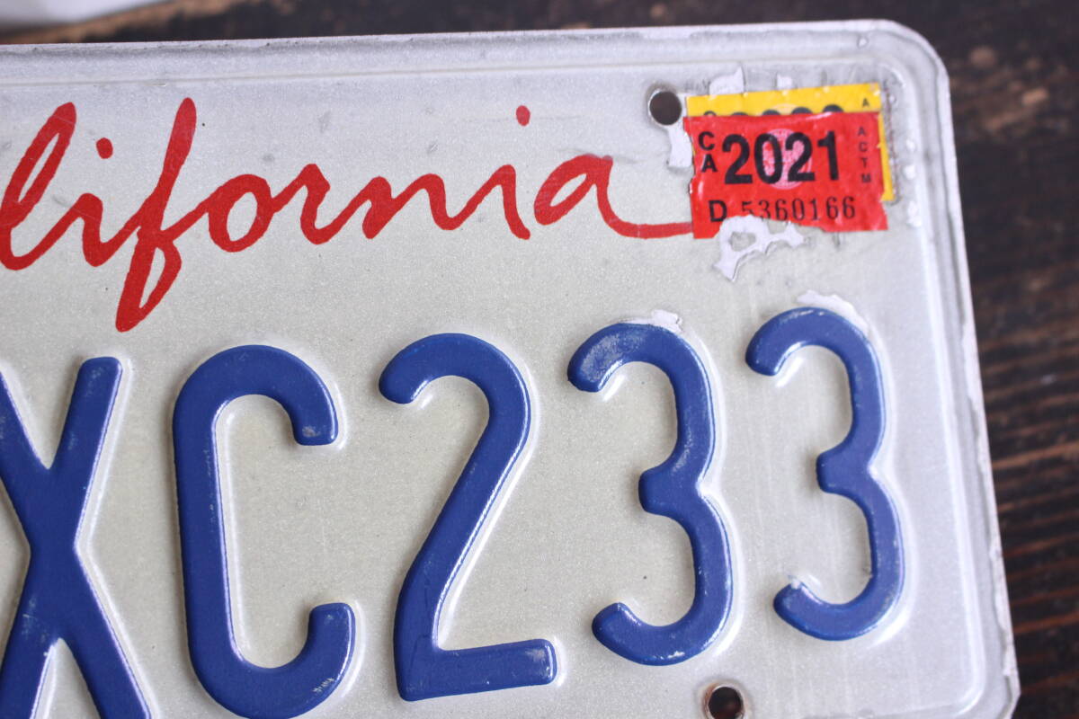 【クリックポスト 送料無料】* カリフォルニア ナンバープレート 2021年 ライセンスプレート カープレート CALIFORNIA 「6BXC233」 313_画像3