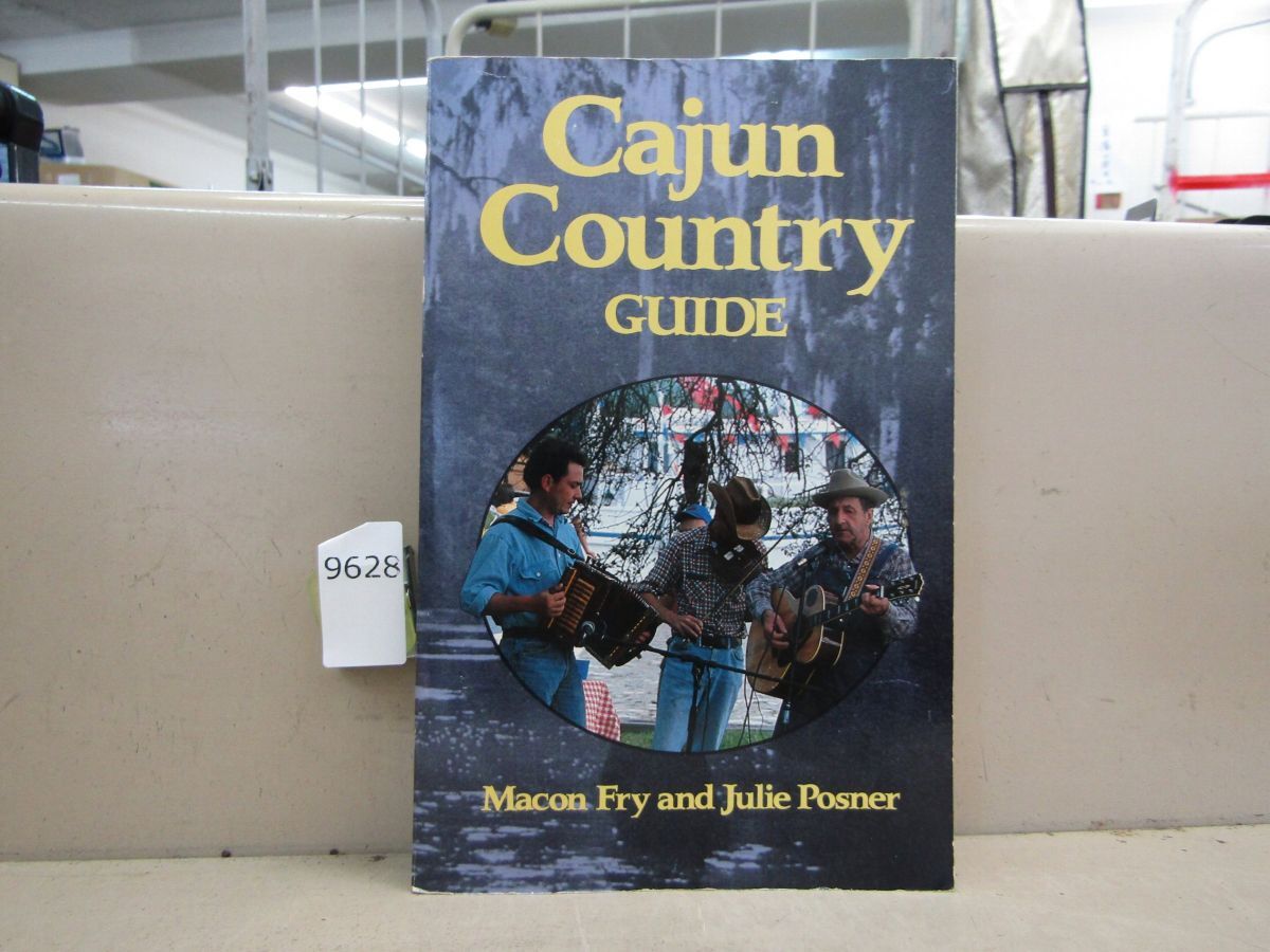 9628　洋書 Cajun Country Guide ペーパーバック_画像1