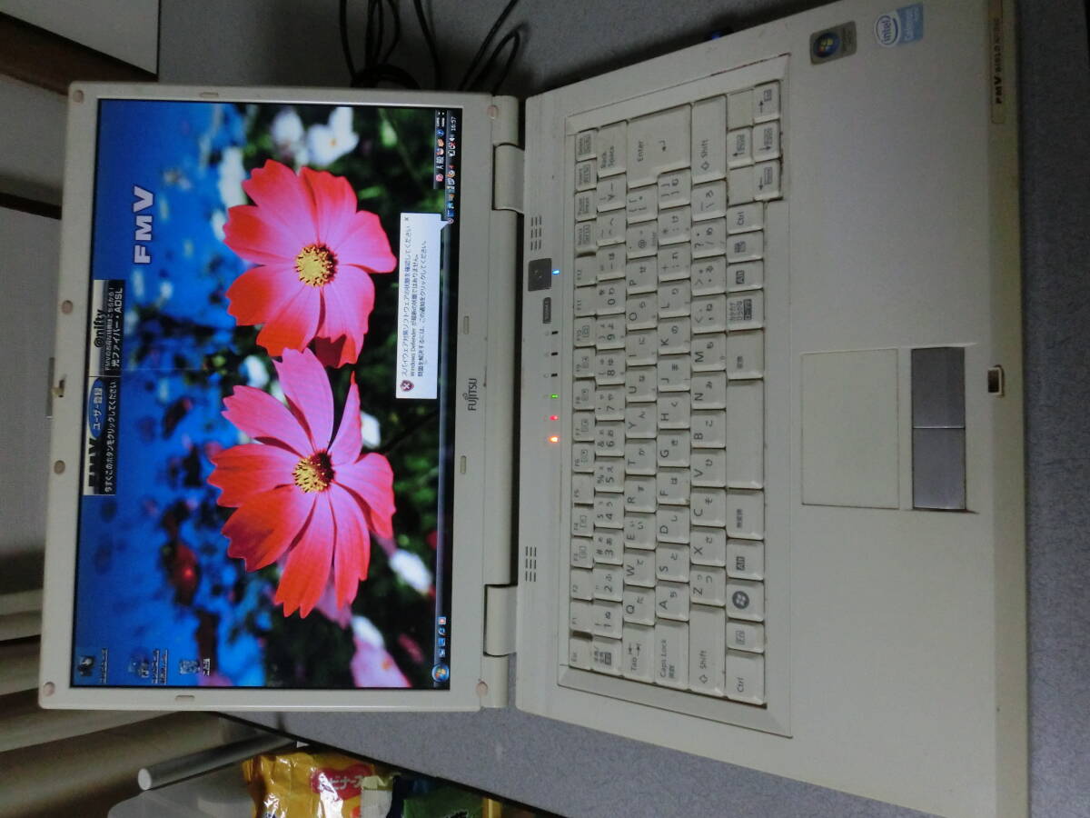 ジャンク品 FUJITSU PC FMV-BIBLO NF/B40 W Vista Celeron550 2.0GHz メモリ2GB HD99GB DVD 映像モニターに有効活用_画像1