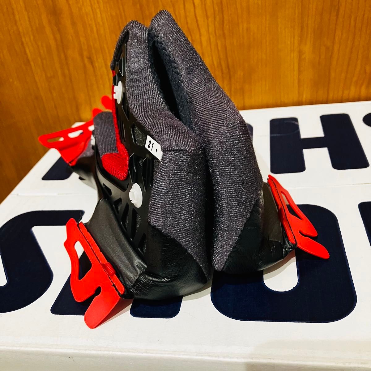 中古美品 SHOEI Z-8 薄手チークパッド31 送料込み 頬の圧迫軽減 中古美品 SHOEI Z-8 薄手チークパッド31 送料込み 頬の圧迫軽減