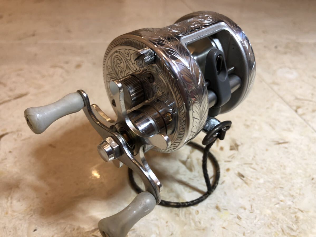 シマノ 92 カルカッタ 200 カスタム SHIMANO 彫金カスタム 送料 シマノ 92 カルカッタ 200 カスタム SHIMANO 彫金カスタム 送料