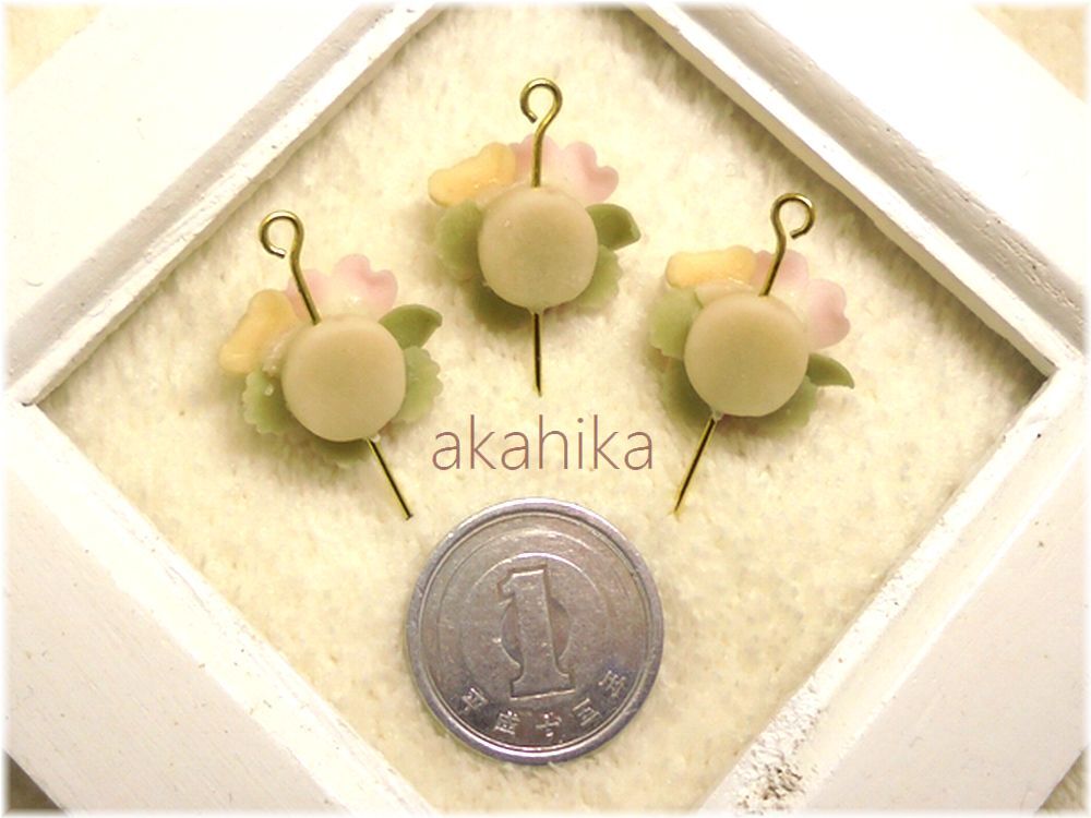 akahika*樹脂粘土花パーツ*ちびくまブーケ・ハナミズキと小花・ピンク_画像3