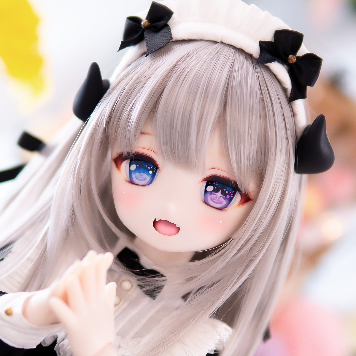 【sarara】DDH-27 セミホワイト肌 ソフビ盛り カスタムヘッド+レジンアイ３種類+角パーツ+舌パーツの画像1