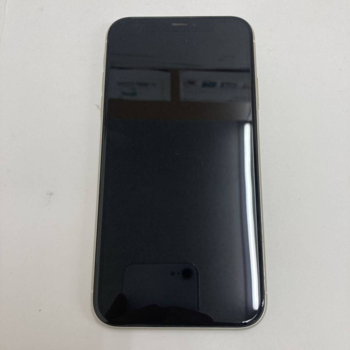 【オススメ】☆Apple iPhone 11 256GB ホワイト MHDQ3J/A☆SA2221／SIMフリー／バッテリー最大容量85%／アイフォン／EB4の画像2