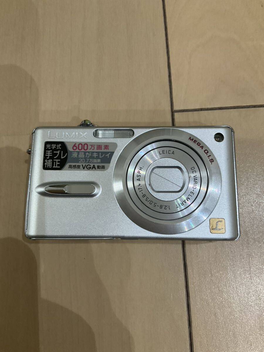 中古　Panasonic LUMIX DMC-FX9 パナソニック ルミックス デジタルカメラ_画像2