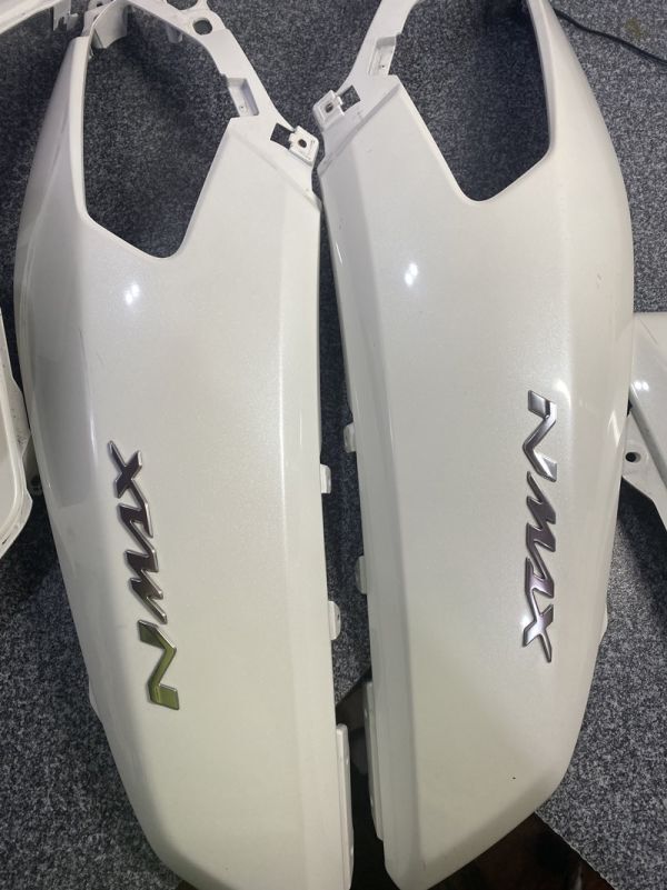 N-MAX125 SED6J フロントフェンダー と周辺パーツの画像3