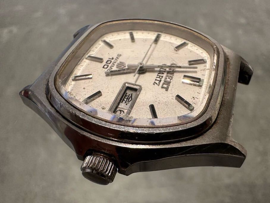 ORIENT オリエント SWIMMER 100 白文字盤 シルバー デイデイト 3針 メンズ クォーツ QUARTZ QZ 腕時計の画像4