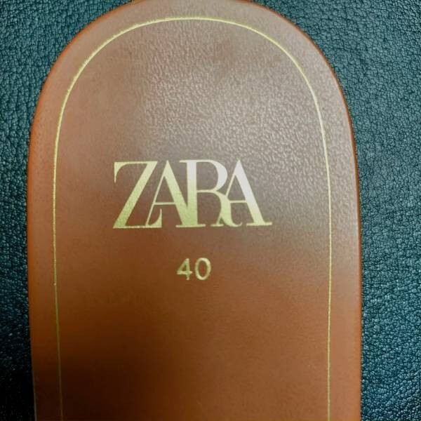 即決価格 美品 送料無料 匿名配送 ザラ ZARA 26cm クリアサンダル PVCサンダル ゴールドの画像4
