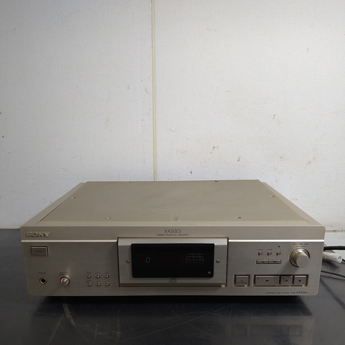 JS001.型番:CDP-XA50ES.0327. CDプレーヤー. ソニー. SONY.本体のみ.ジャンクの画像1