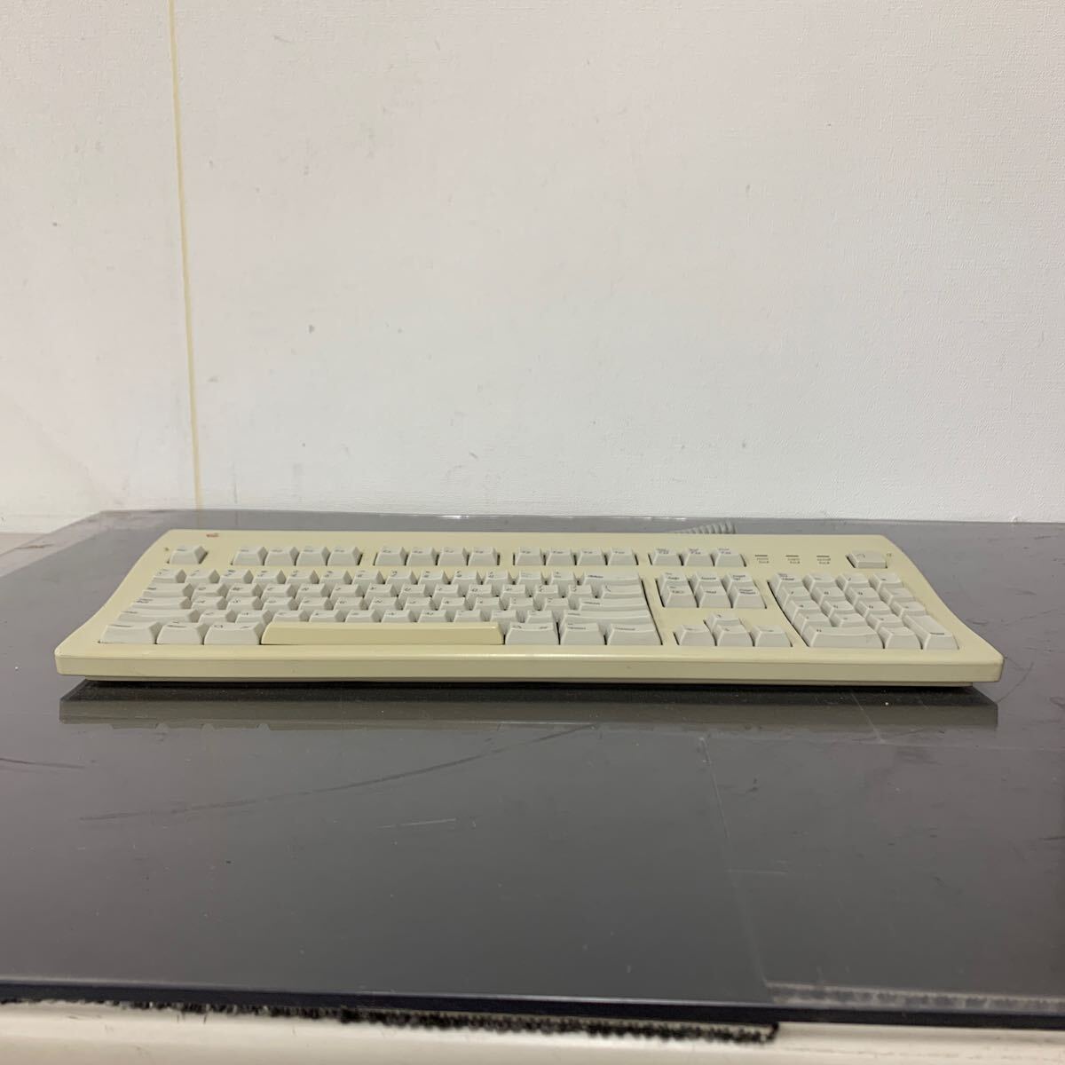 LL012.型番：Apple Extended Keyboard II .0408.アップル キーボード .M3501.ジャンクの画像2