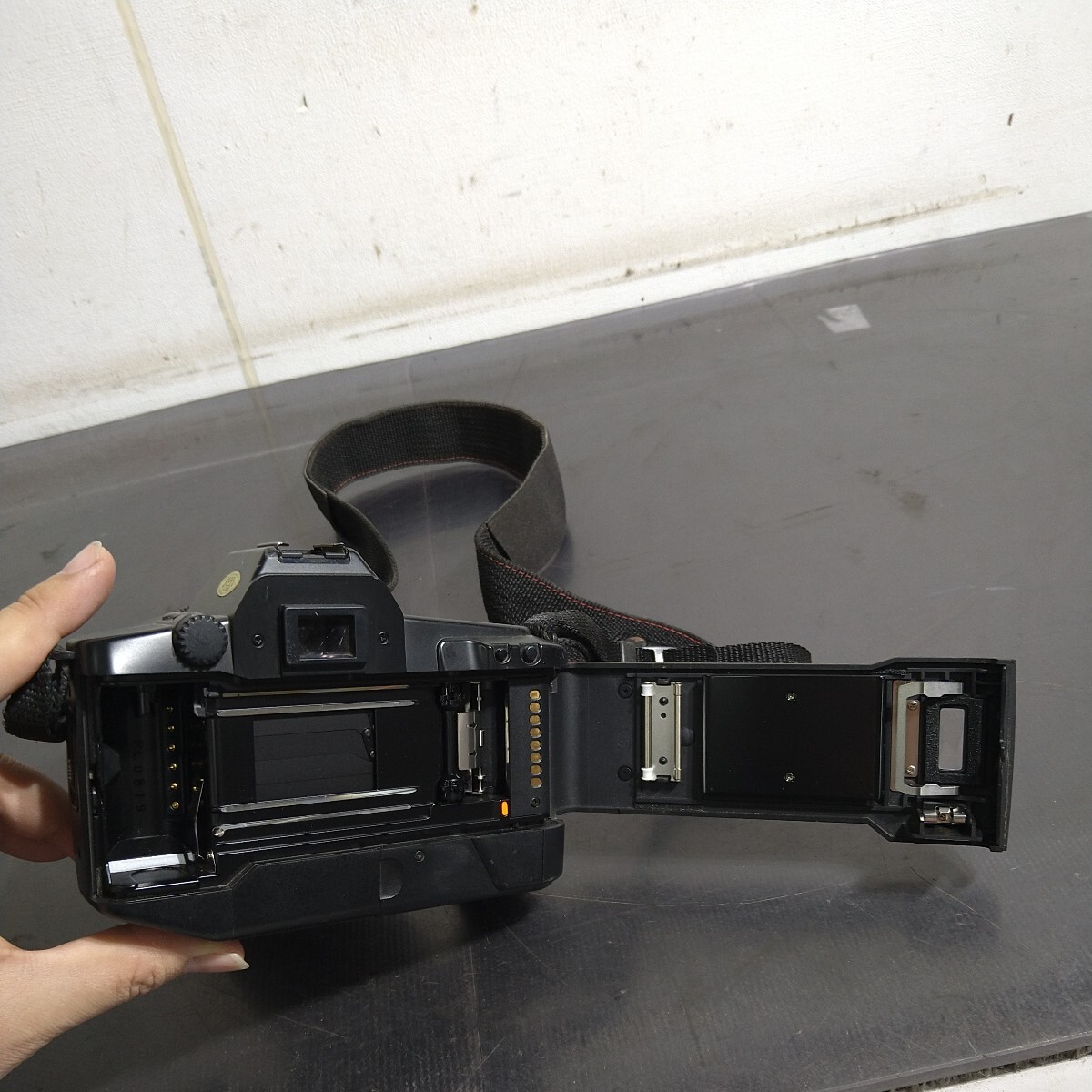 LS020.型番:EOS620.レンズ:SIGMA ZOOM-3 f=28-70 1:3.5-4.5 . フィルムカメラ. Canon. キャノン.ジャンクの画像4
