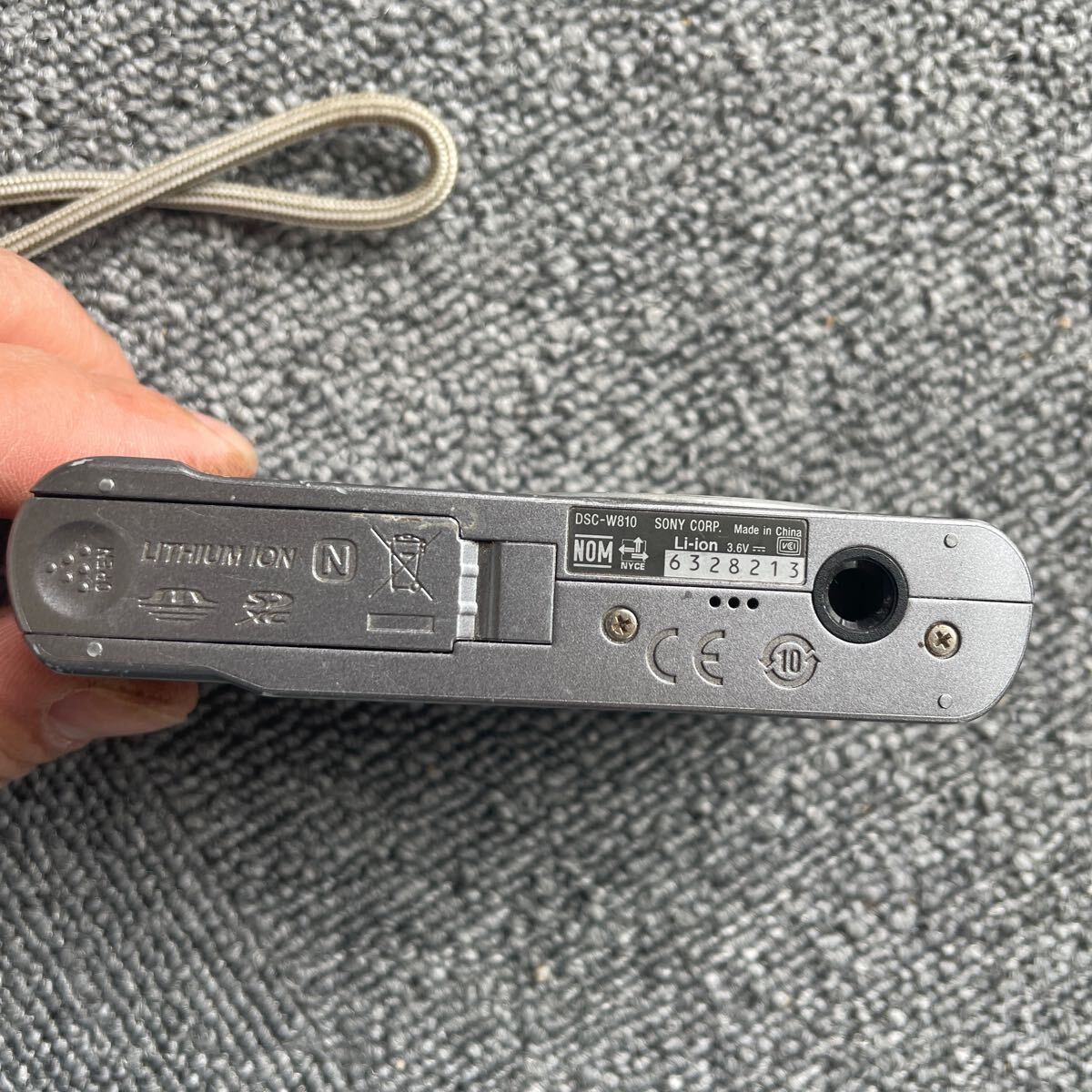 SONY ソニー コンパクトデジタルカメラ DSC-W810 Cyber-shot 20.1 MEGA PIXELS 3.5-6.5/4.6-27.6 動作未確認 現状品の画像4