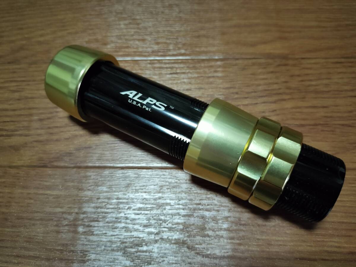 ALPS製アルミパイプシート(リールシート)黒金カラー 内径約25 ALPS製アルミパイプシート(リールシート)黒金カラー 内径約25