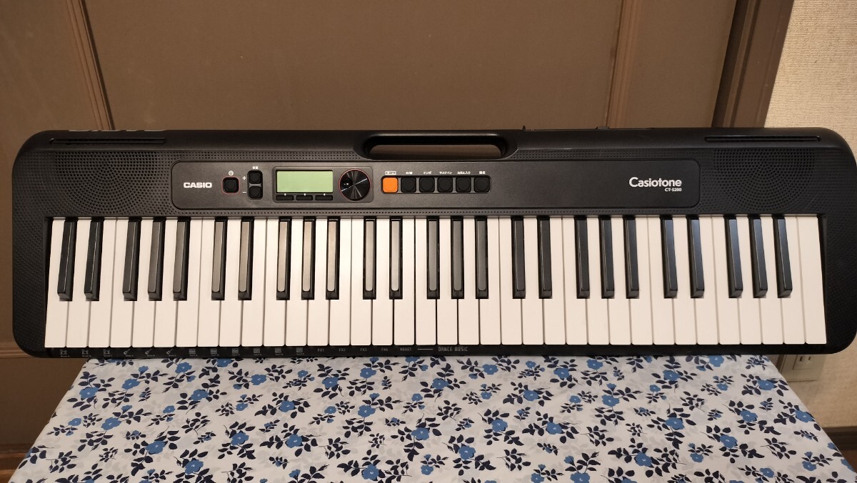 K04043 ◆CASIO/カシオ Casiotone CT-S200BK 電子キーボード 2020年製 動作確認済み◆の画像2