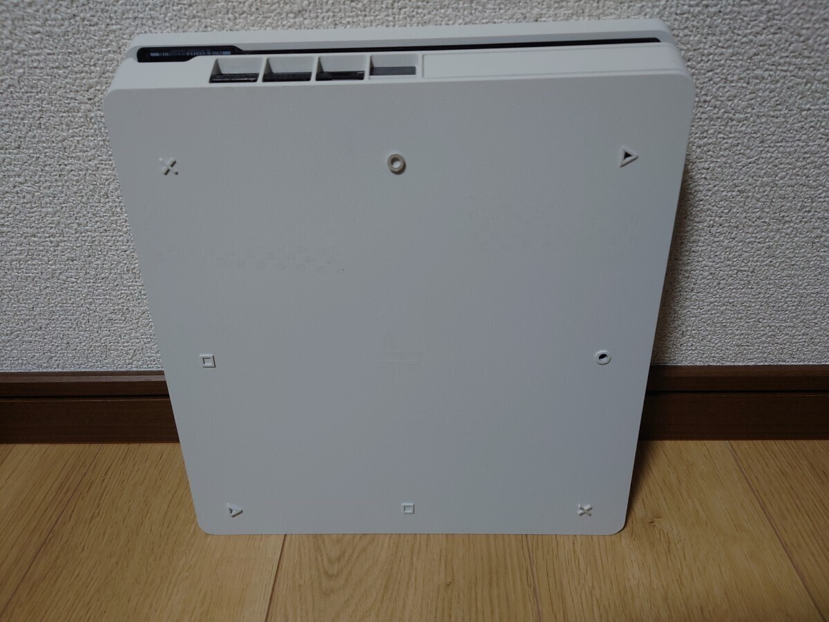 PS4 Slim CUH-2200A 動作確認済 中古 500GBHDD搭載　ホワイト_画像4