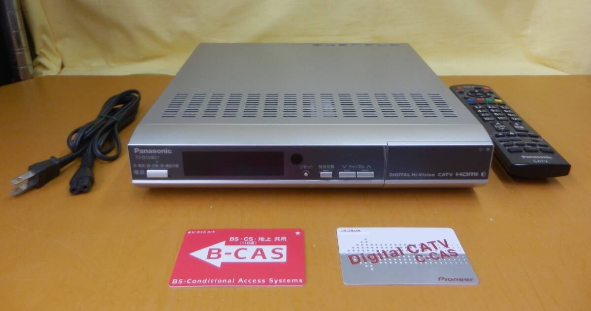 ☆3242 Panasonic CATVチューナー TZ-DCH821 B-CAS・C-CAS カード付き リモコンセット 中古品_画像1