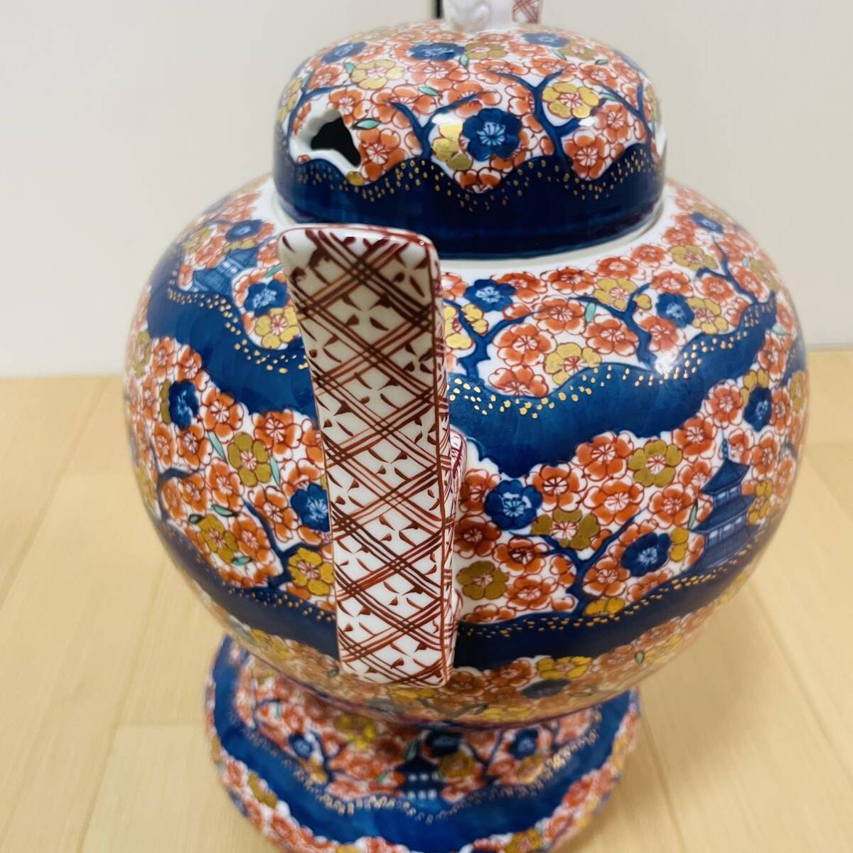 [ ultimate beautiful goods ] wistaria ... kiln Arita .* Imari .. ceramics high class censer Sakura ... ceramic art house 