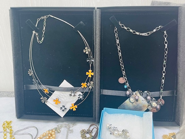 UWA(8980-9227)1円スタート☆大量!アクセサリーおまとめ☆カルバンクライン/Nina Ricci/他メッキ アクセサリーおまとめの画像2