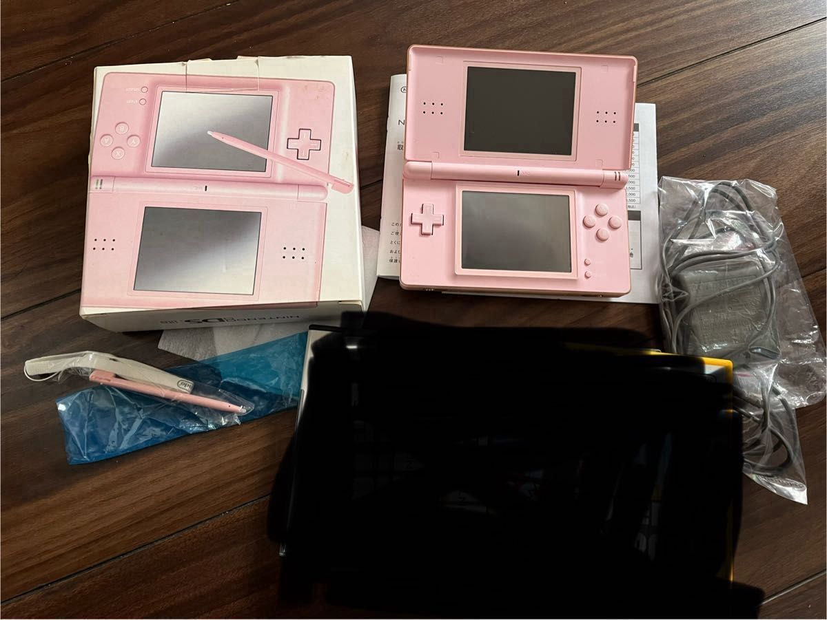 NINTENDO  ニンテンドーDS Lite Noble Pink ピンク