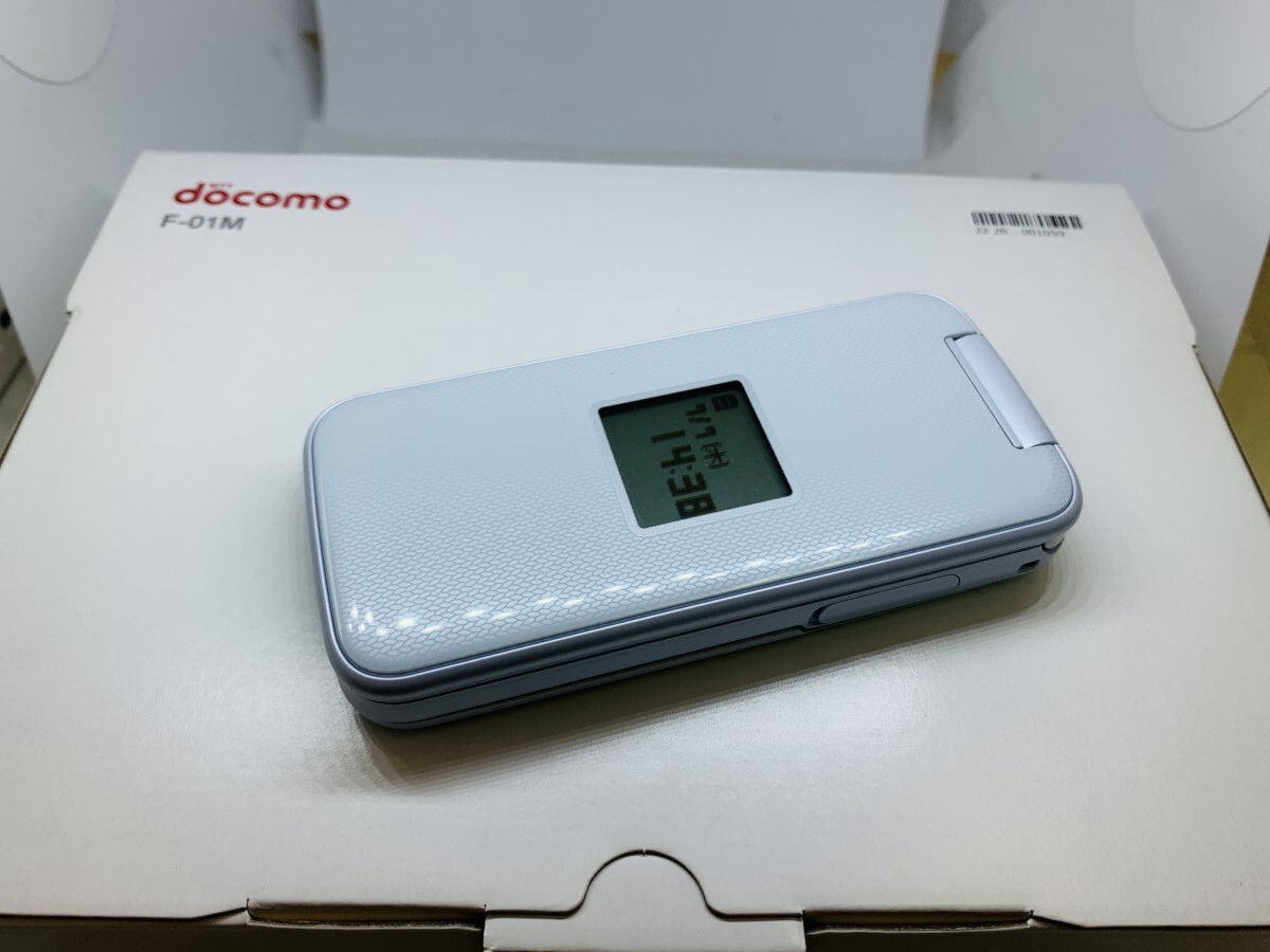 ★送料無料★美品★docomo★F-01M★ホワイト★2226001059★SYS★04/19の画像1